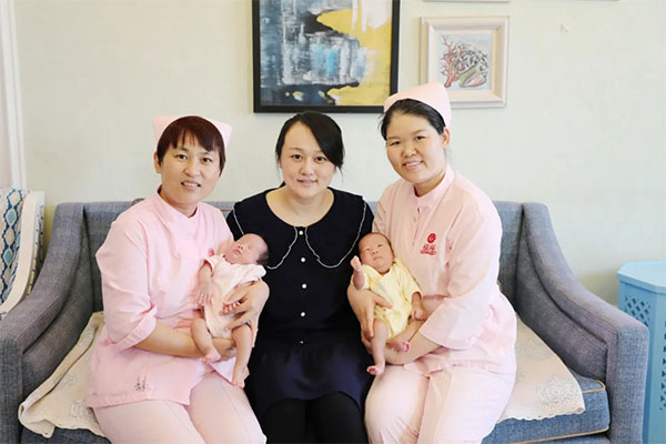 双胎妈妈：宝宝早产后特别庆幸选择了福座，护理专业再续签1个月大入宅！